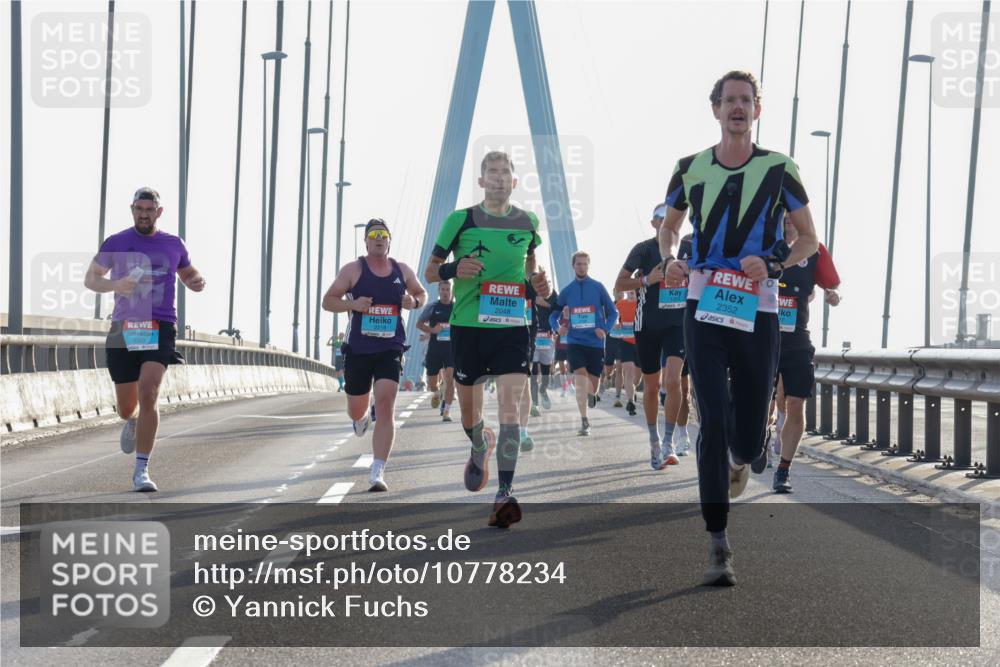 03.10.2026 - Köhlbrandbrückenlauf Yannick Fuchs http://msf.ph/oto/10778234 03.10.2026 09:22:45 Position 1 2303, 2048, 2352, 2216 meine-sportfotos.de