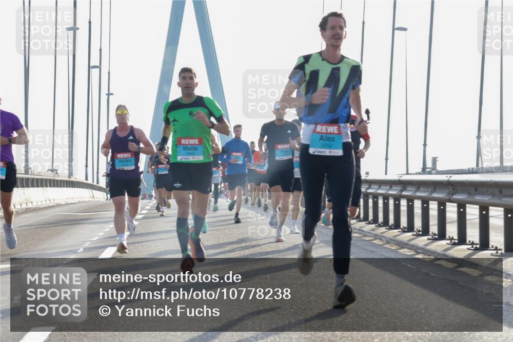 03.10.2026 - Köhlbrandbrückenlauf Yannick Fuchs http://msf.ph/oto/10778238 03.10.2026 09:22:45 Position 1 2352, 2048 meine-sportfotos.de