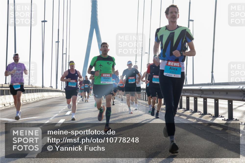 03.10.2026 - Köhlbrandbrückenlauf Yannick Fuchs http://msf.ph/oto/10778248 03.10.2026 09:22:46 Position 1 2352, 2048 meine-sportfotos.de