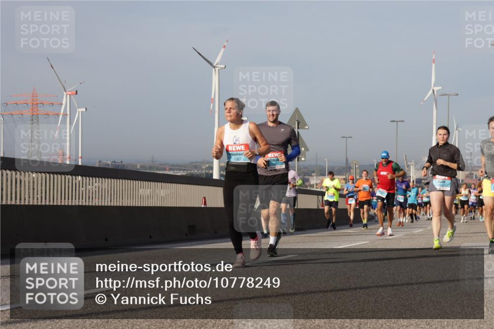 03.10.2026 - Köhlbrandbrückenlauf Yannick Fuchs http://msf.ph/oto/10778249 03.10.2026 09:44:57 Position 2 2327, 3147 meine-sportfotos.de