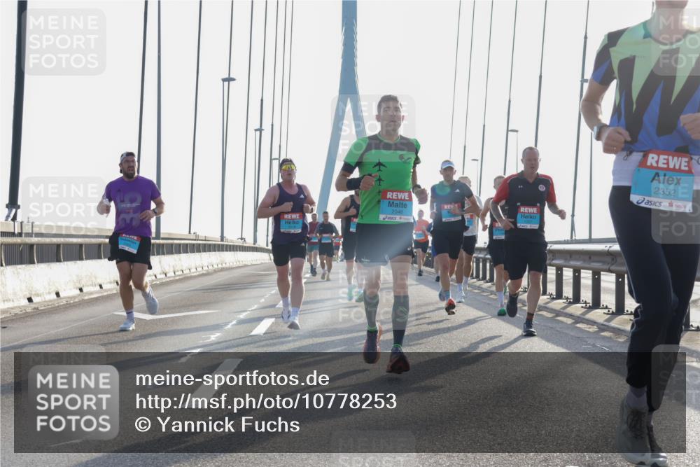03.10.2026 - Köhlbrandbrückenlauf Yannick Fuchs http://msf.ph/oto/10778253 03.10.2026 09:22:47 Position 1 2048, 2352 meine-sportfotos.de