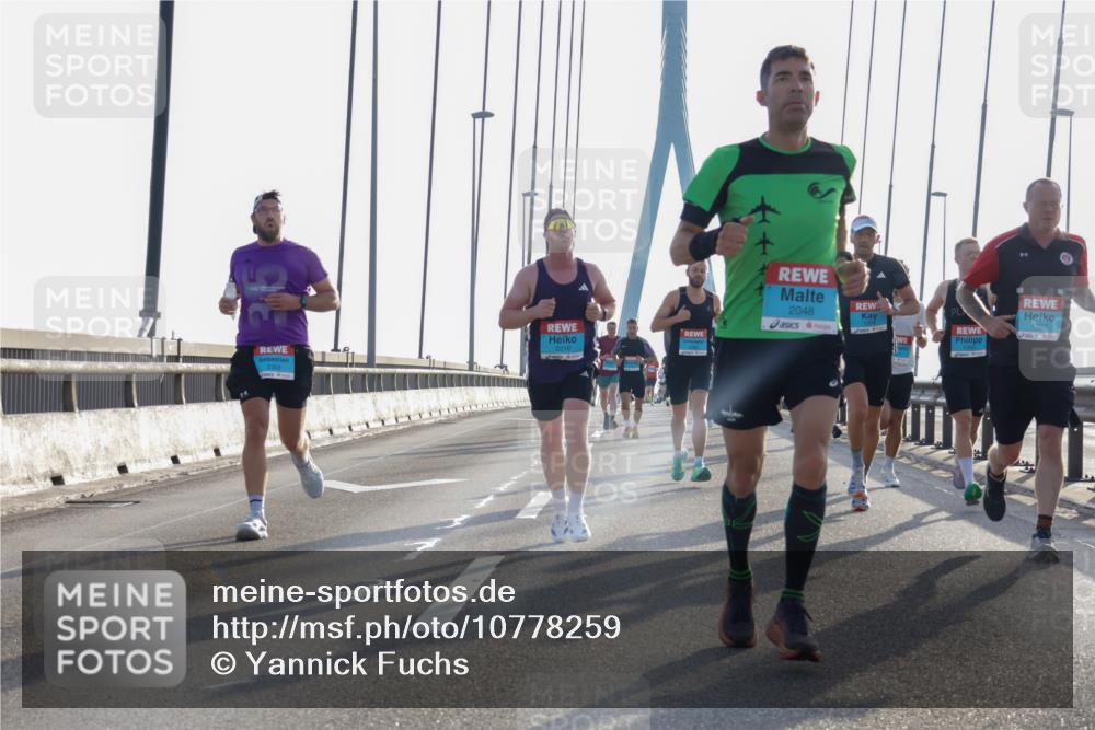 03.10.2026 - Köhlbrandbrückenlauf Yannick Fuchs http://msf.ph/oto/10778259 03.10.2026 09:22:47 Position 1 2048, 1327 meine-sportfotos.de