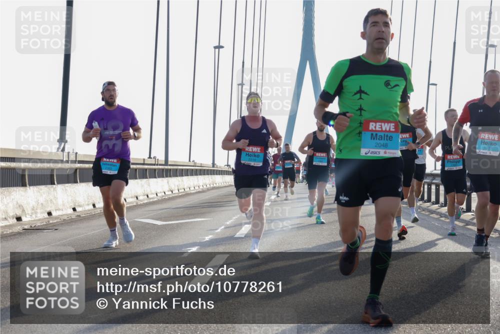 03.10.2026 - Köhlbrandbrückenlauf Yannick Fuchs http://msf.ph/oto/10778261 03.10.2026 09:22:48 Position 1 2303, 2048, 2216, 1327 meine-sportfotos.de