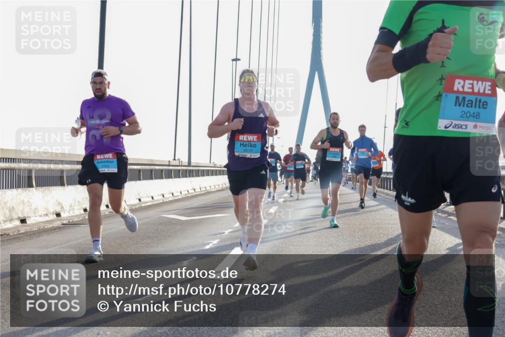 03.10.2026 - Köhlbrandbrückenlauf Yannick Fuchs http://msf.ph/oto/10778274 03.10.2026 09:22:48 Position 1 2303, 2216, 1825, 2048 meine-sportfotos.de