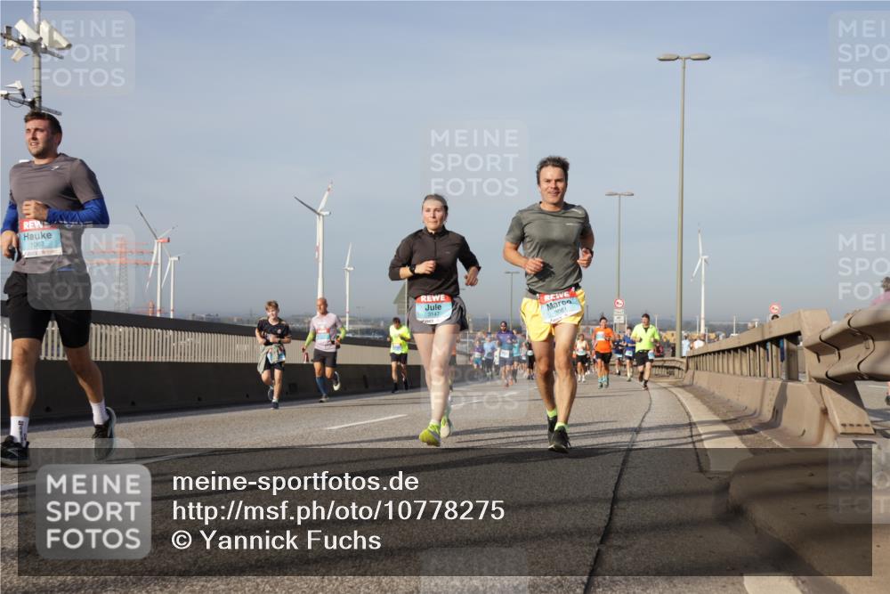 03.10.2026 - Köhlbrandbrückenlauf Yannick Fuchs http://msf.ph/oto/10778275 03.10.2026 09:44:59 Position 2 1067 meine-sportfotos.de