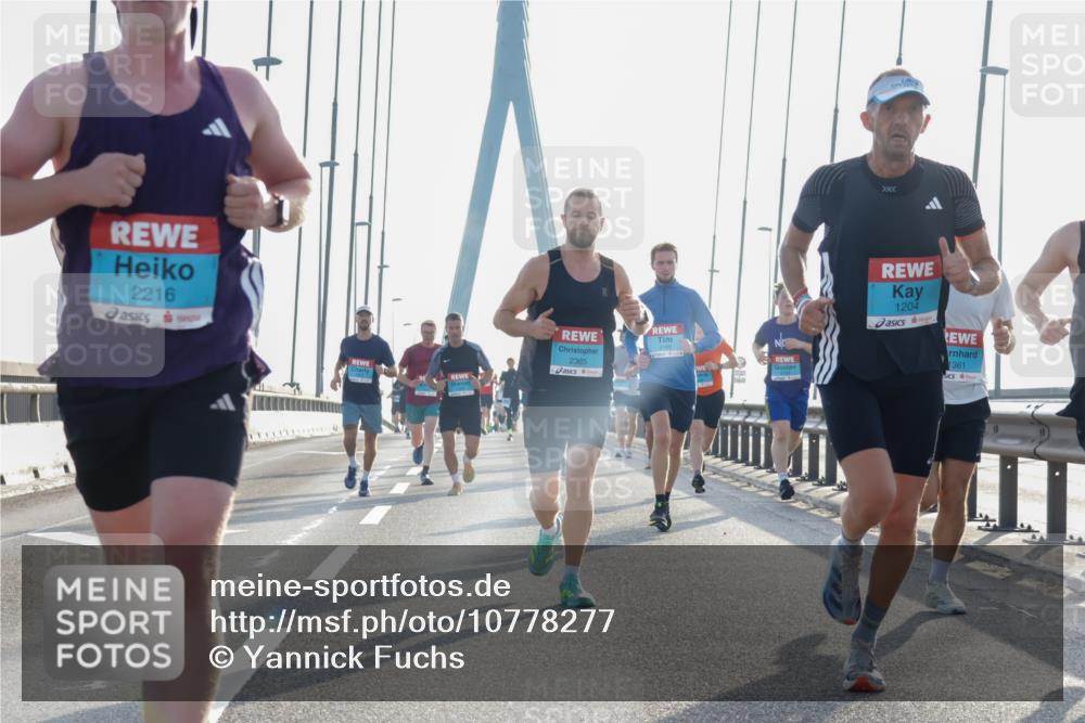 03.10.2026 - Köhlbrandbrückenlauf Yannick Fuchs http://msf.ph/oto/10778277 03.10.2026 09:22:49 Position 1 2216, 2365, 1204, 1361 meine-sportfotos.de