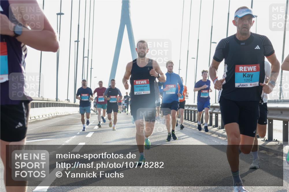 03.10.2026 - Köhlbrandbrückenlauf Yannick Fuchs http://msf.ph/oto/10778282 03.10.2026 09:22:49 Position 1 2365, 1204 meine-sportfotos.de