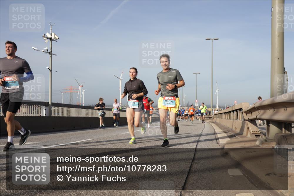 03.10.2026 - Köhlbrandbrückenlauf Yannick Fuchs http://msf.ph/oto/10778283 03.10.2026 09:45:00 Position 2 1067, 3147, 3081, 8 meine-sportfotos.de