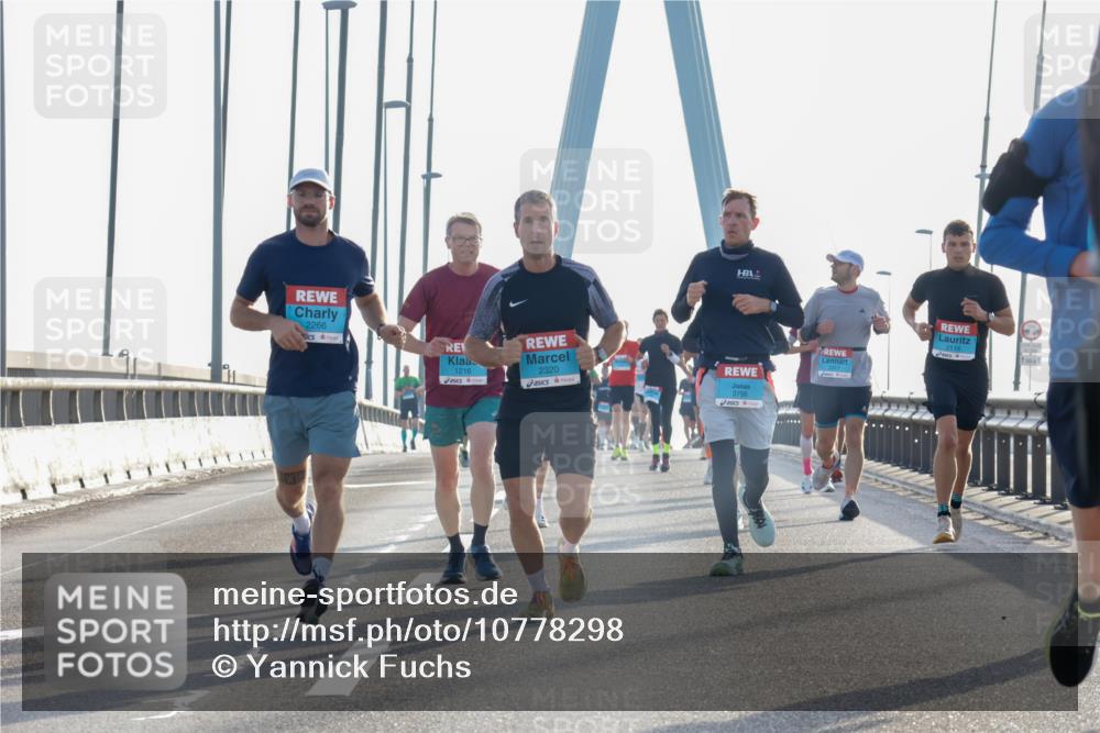 03.10.2026 - Köhlbrandbrückenlauf Yannick Fuchs http://msf.ph/oto/10778298 03.10.2026 09:22:51 Position 1 2266, 1216, 2320, 3798, 2114 meine-sportfotos.de