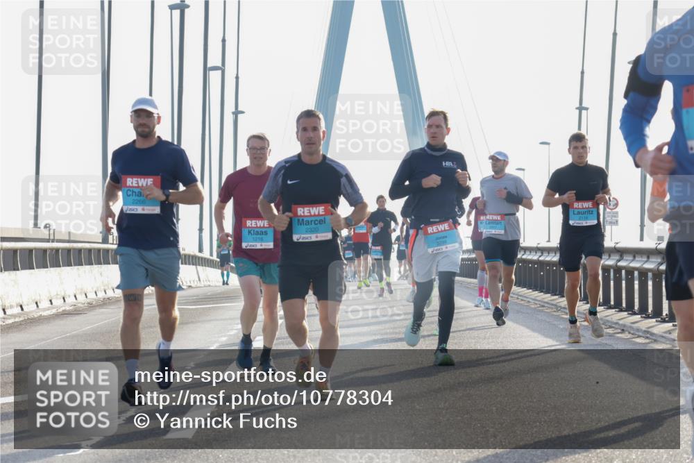 03.10.2026 - Köhlbrandbrückenlauf Yannick Fuchs http://msf.ph/oto/10778304 03.10.2026 09:22:51 Position 1 2266, 1216, 2320, 3798, 2317 meine-sportfotos.de