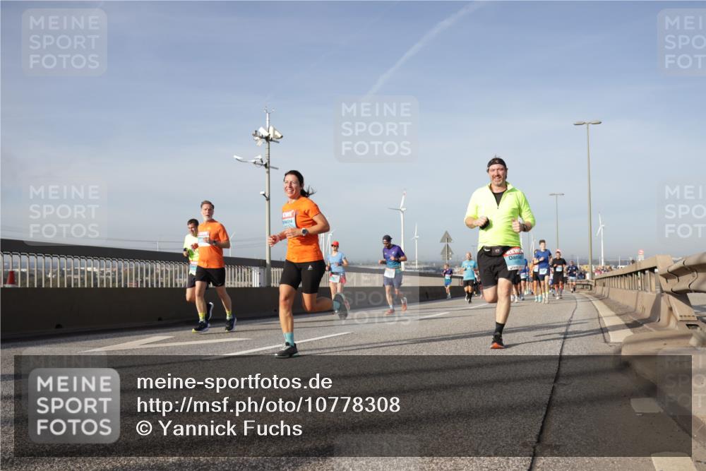 03.10.2026 - Köhlbrandbrückenlauf Yannick Fuchs http://msf.ph/oto/10778308 03.10.2026 09:45:07 Position 2  meine-sportfotos.de