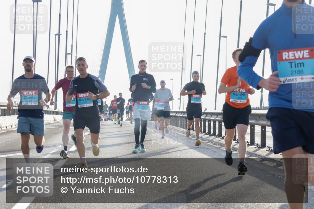 03.10.2026 - Köhlbrandbrückenlauf Yannick Fuchs http://msf.ph/oto/10778313 03.10.2026 09:22:52 Position 1 2266, 2320, 1228, 2186, 2114 meine-sportfotos.de