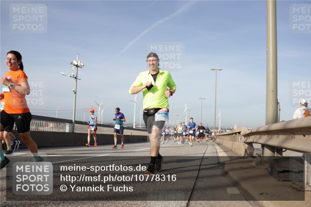 03.10.2026 - Köhlbrandbrückenlauf Yannick Fuchs http://msf.ph/oto/10778316 03.10.2026 09:45:07 Position 2 2471, 8 meine-sportfotos.de