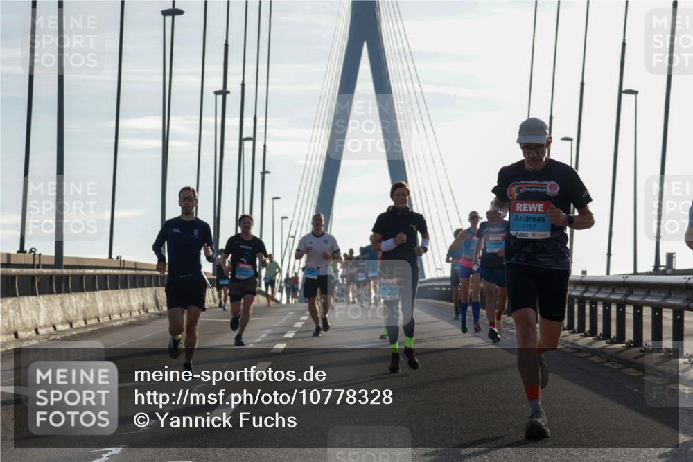 03.10.2026 - Köhlbrandbrückenlauf Yannick Fuchs http://msf.ph/oto/10778328 03.10.2026 09:22:59 Position 1 1777 meine-sportfotos.de