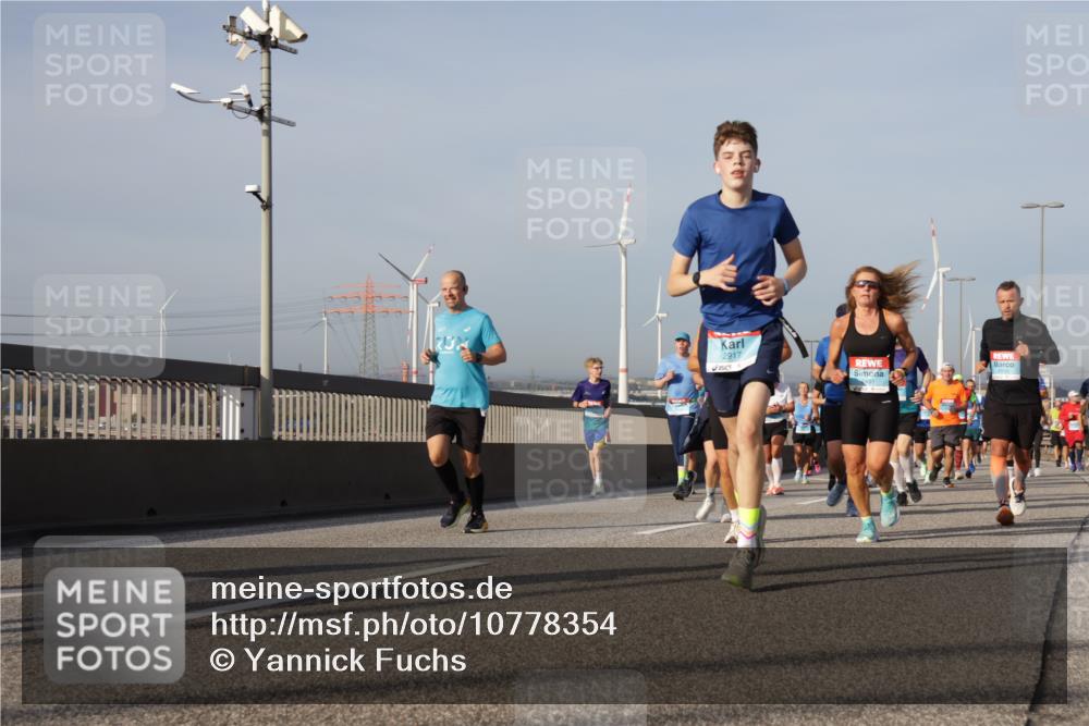 03.10.2026 - Köhlbrandbrückenlauf Yannick Fuchs http://msf.ph/oto/10778354 03.10.2026 09:45:10 Position 2 2917 meine-sportfotos.de