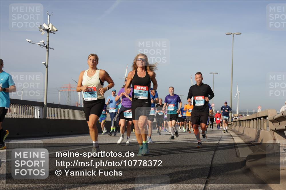 03.10.2026 - Köhlbrandbrückenlauf Yannick Fuchs http://msf.ph/oto/10778372 03.10.2026 09:45:12 Position 2 2445, 1442, 2491, 2510 meine-sportfotos.de