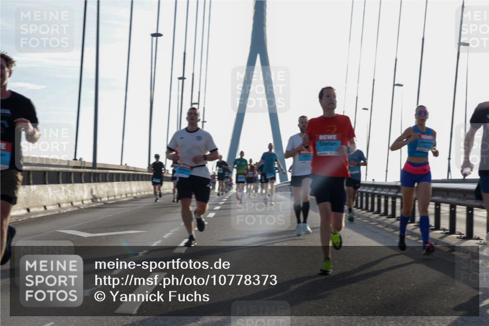 03.10.2026 - Köhlbrandbrückenlauf Yannick Fuchs http://msf.ph/oto/10778373 03.10.2026 09:23:04 Position 1  meine-sportfotos.de