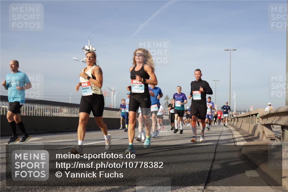03.10.2026 - Köhlbrandbrückenlauf Yannick Fuchs http://msf.ph/oto/10778382 03.10.2026 09:45:12 Position 2 2445, 2491 meine-sportfotos.de