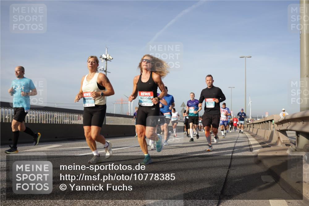 03.10.2026 - Köhlbrandbrückenlauf Yannick Fuchs http://msf.ph/oto/10778385 03.10.2026 09:45:12 Position 2 2445, 2491 meine-sportfotos.de