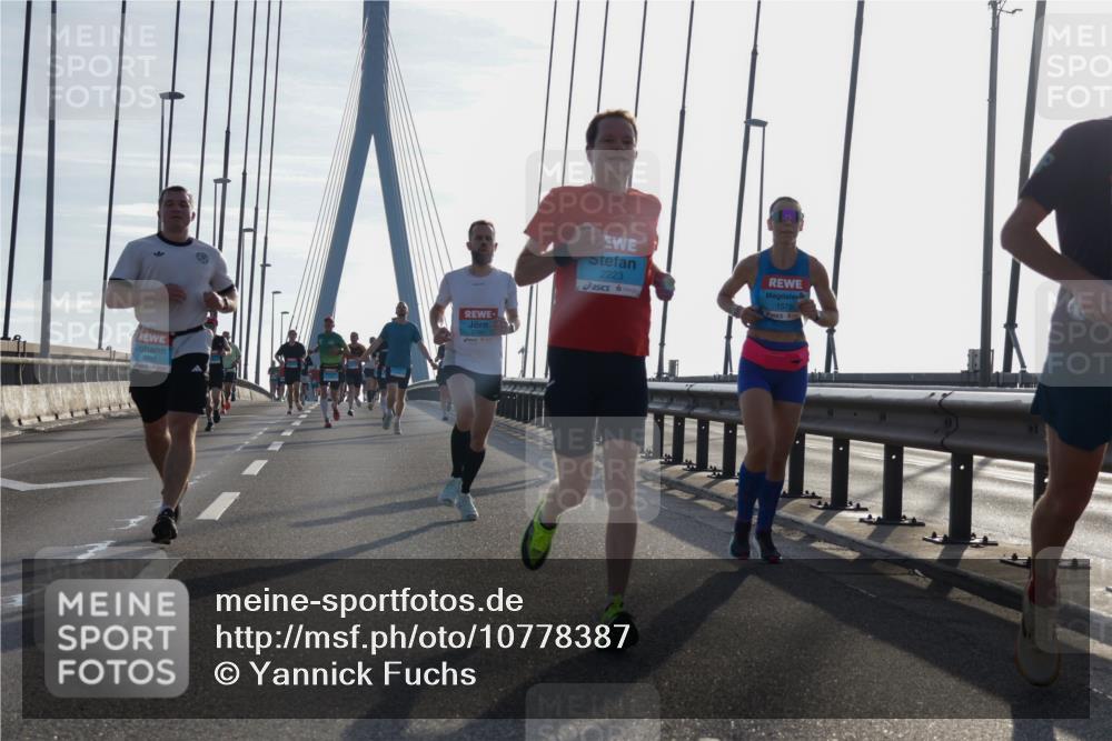 03.10.2026 - Köhlbrandbrückenlauf Yannick Fuchs http://msf.ph/oto/10778387 03.10.2026 09:23:05 Position 1 2190, 2223, 1575 meine-sportfotos.de