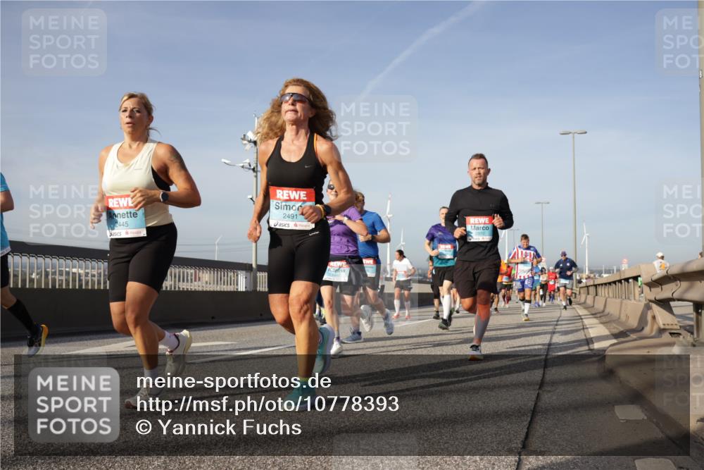 03.10.2026 - Köhlbrandbrückenlauf Yannick Fuchs http://msf.ph/oto/10778393 03.10.2026 09:45:13 Position 2 2445, 2491, 2510 meine-sportfotos.de
