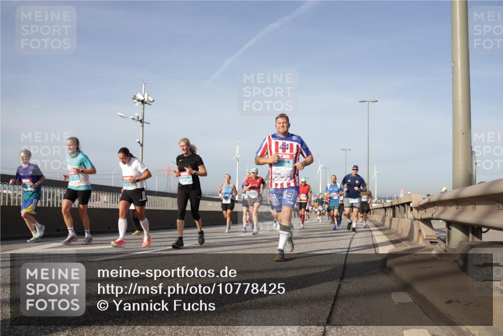 03.10.2026 - Köhlbrandbrückenlauf Yannick Fuchs http://msf.ph/oto/10778425 03.10.2026 09:45:16 Position 2 44 meine-sportfotos.de