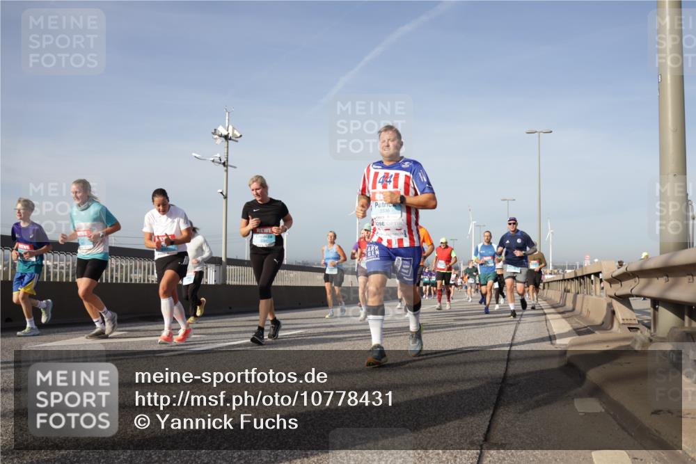 03.10.2026 - Köhlbrandbrückenlauf Yannick Fuchs http://msf.ph/oto/10778431 03.10.2026 09:45:16 Position 2 44 meine-sportfotos.de