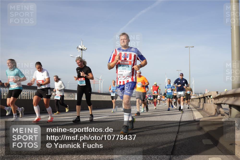 03.10.2026 - Köhlbrandbrückenlauf Yannick Fuchs http://msf.ph/oto/10778437 03.10.2026 09:45:16 Position 2 44, 3336 meine-sportfotos.de