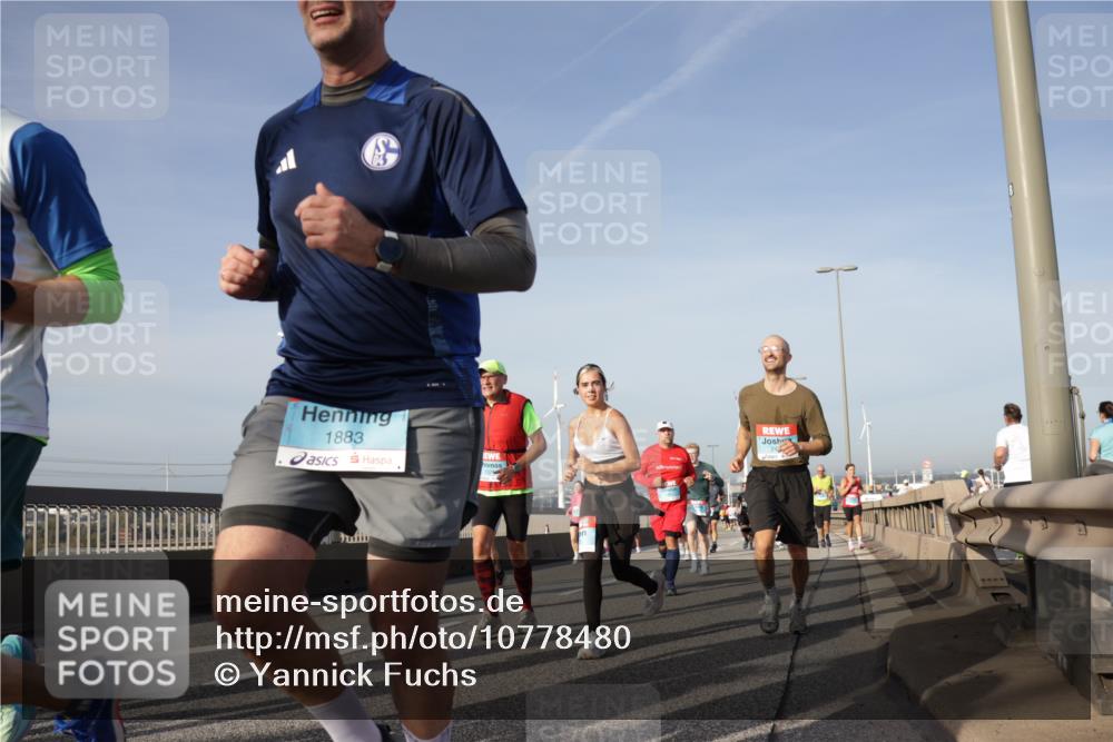 03.10.2026 - Köhlbrandbrückenlauf Yannick Fuchs http://msf.ph/oto/10778480 03.10.2026 09:45:20 Position 2 1883, 3, 8 meine-sportfotos.de