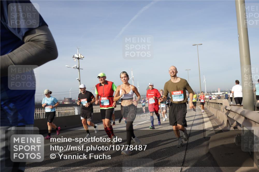 03.10.2026 - Köhlbrandbrückenlauf Yannick Fuchs http://msf.ph/oto/10778487 03.10.2026 09:45:20 Position 2 2477 meine-sportfotos.de