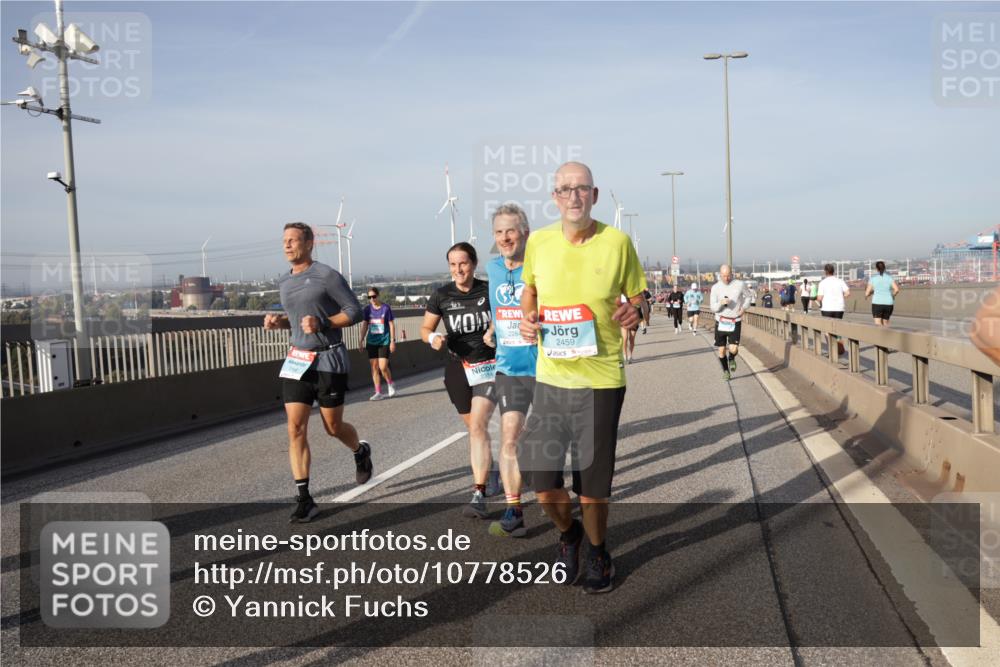 03.10.2026 - Köhlbrandbrückenlauf Yannick Fuchs http://msf.ph/oto/10778526 03.10.2026 09:45:24 Position 2 109, 2284, 2459, 2314 meine-sportfotos.de
