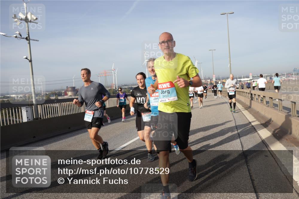 03.10.2026 - Köhlbrandbrückenlauf Yannick Fuchs http://msf.ph/oto/10778529 03.10.2026 09:45:24 Position 2 2459, 2284 meine-sportfotos.de