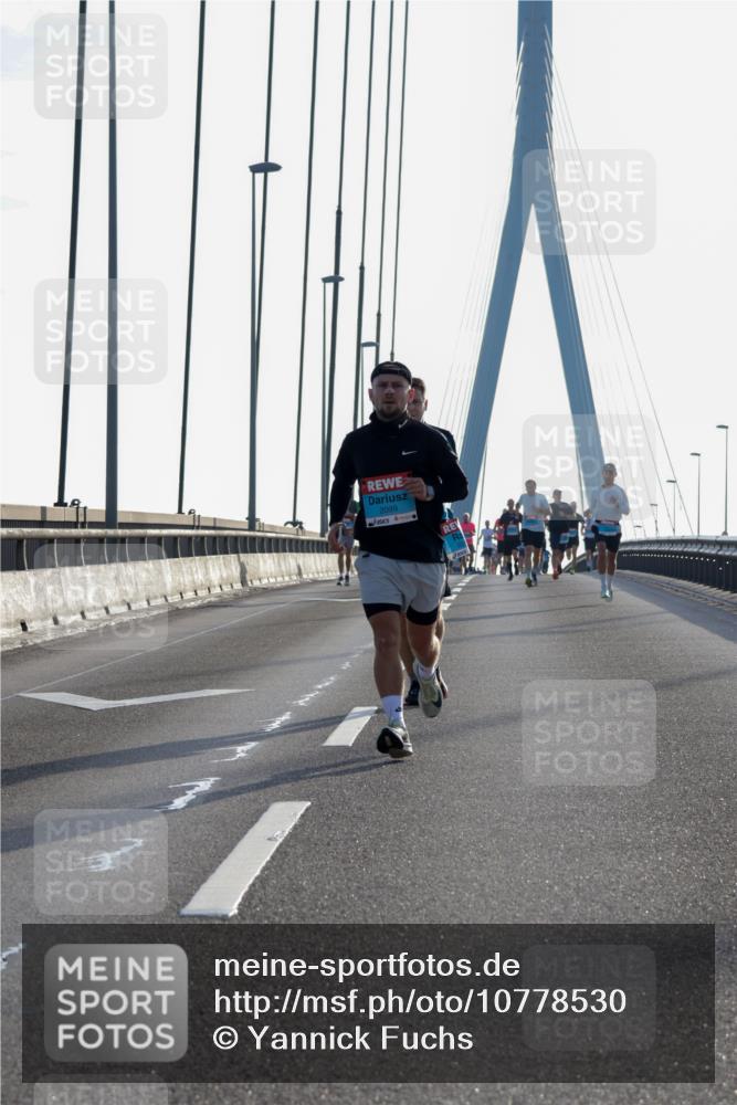 03.10.2026 - Köhlbrandbrückenlauf Yannick Fuchs http://msf.ph/oto/10778530 03.10.2026 09:23:18 Position 1 2099 meine-sportfotos.de