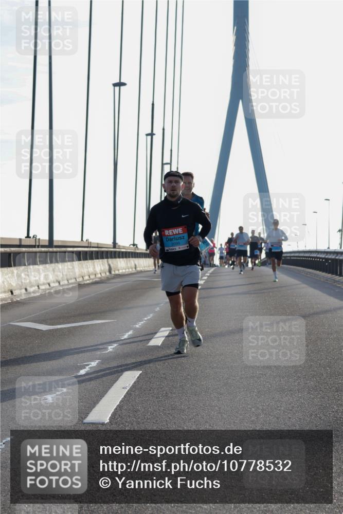 03.10.2026 - Köhlbrandbrückenlauf Yannick Fuchs http://msf.ph/oto/10778532 03.10.2026 09:23:18 Position 1 2099 meine-sportfotos.de