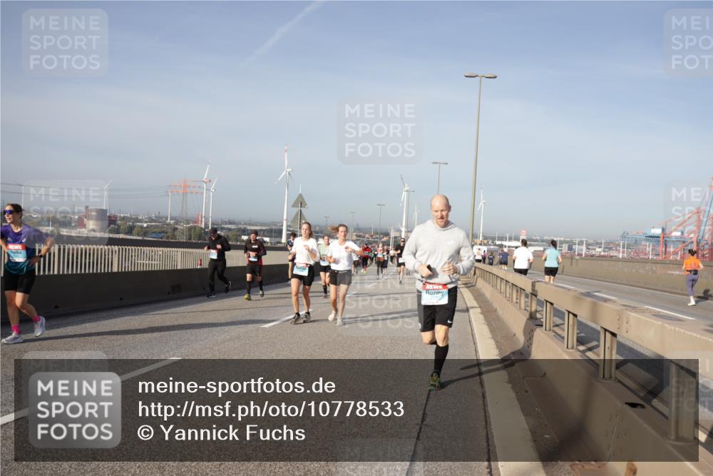 03.10.2026 - Köhlbrandbrückenlauf Yannick Fuchs http://msf.ph/oto/10778533 03.10.2026 09:45:26 Position 2  meine-sportfotos.de