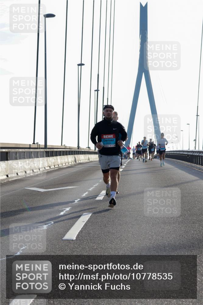 03.10.2026 - Köhlbrandbrückenlauf Yannick Fuchs http://msf.ph/oto/10778535 03.10.2026 09:23:19 Position 1 2099 meine-sportfotos.de