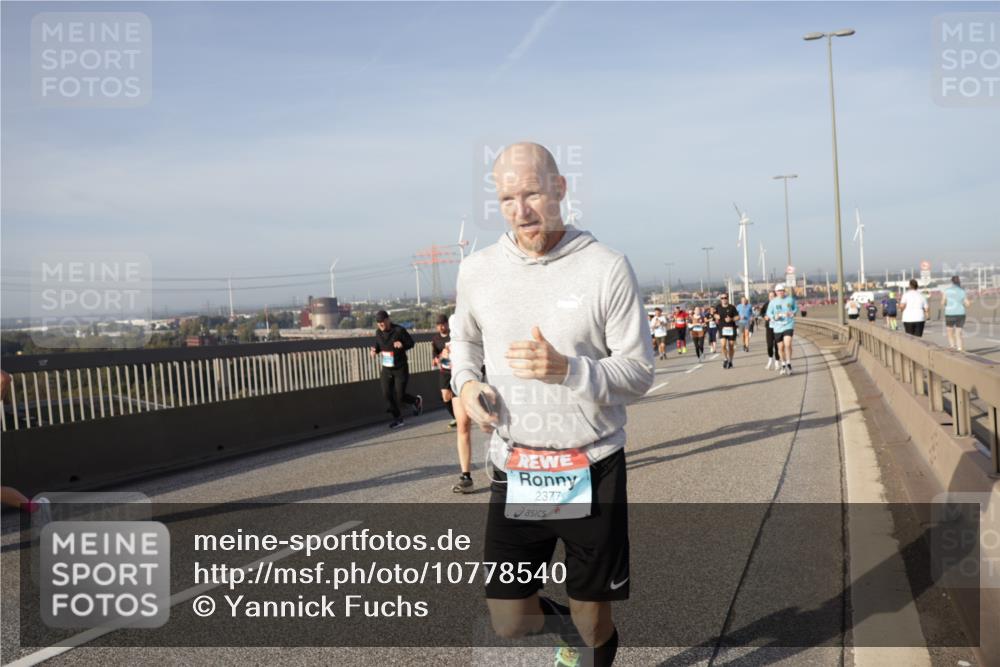 03.10.2026 - Köhlbrandbrückenlauf Yannick Fuchs http://msf.ph/oto/10778540 03.10.2026 09:45:27 Position 2 2377 meine-sportfotos.de