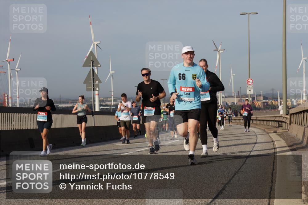 03.10.2026 - Köhlbrandbrückenlauf Yannick Fuchs http://msf.ph/oto/10778549 03.10.2026 09:45:30 Position 2 2516, 66, 1530, 1529, 500 meine-sportfotos.de