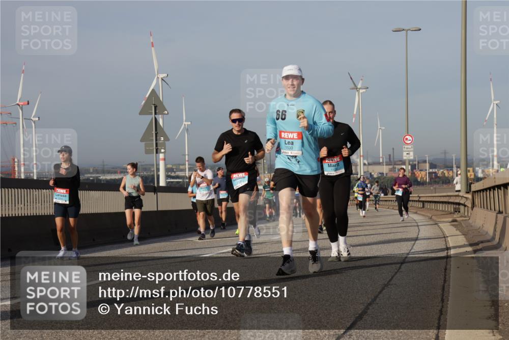 03.10.2026 - Köhlbrandbrückenlauf Yannick Fuchs http://msf.ph/oto/10778551 03.10.2026 09:45:30 Position 2 66, 1530 meine-sportfotos.de