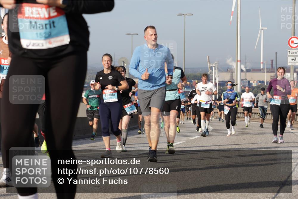 03.10.2026 - Köhlbrandbrückenlauf Yannick Fuchs http://msf.ph/oto/10778560 03.10.2026 09:45:32 Position 2 1529, 2696, 500, 1 meine-sportfotos.de