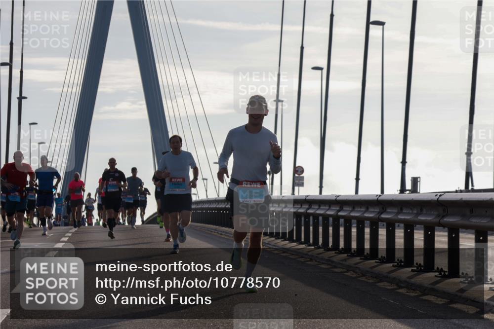 03.10.2026 - Köhlbrandbrückenlauf Yannick Fuchs http://msf.ph/oto/10778570 03.10.2026 09:23:23 Position 1 3845 meine-sportfotos.de