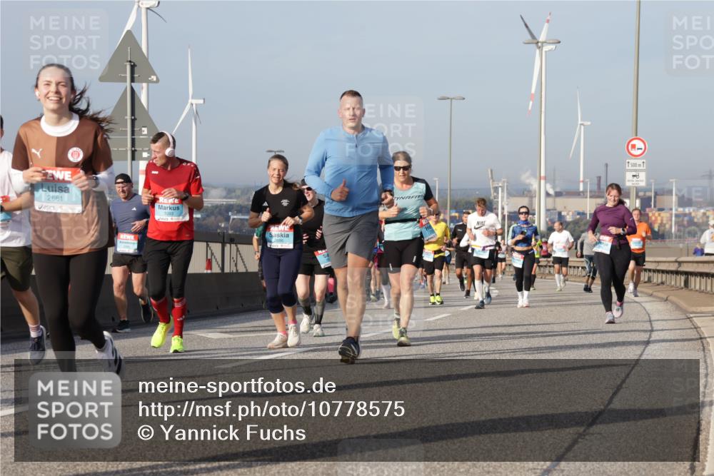 03.10.2026 - Köhlbrandbrückenlauf Yannick Fuchs http://msf.ph/oto/10778575 03.10.2026 09:45:32 Position 2 2661, 3093, 2696, 1500 meine-sportfotos.de