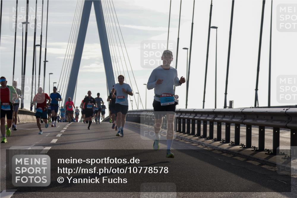 03.10.2026 - Köhlbrandbrückenlauf Yannick Fuchs http://msf.ph/oto/10778578 03.10.2026 09:23:24 Position 1 3845 meine-sportfotos.de