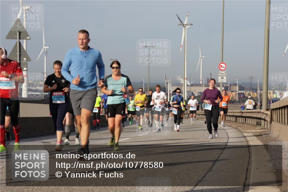 03.10.2026 - Köhlbrandbrückenlauf Yannick Fuchs http://msf.ph/oto/10778580 03.10.2026 09:45:33 Position 2 3093, 1500 meine-sportfotos.de