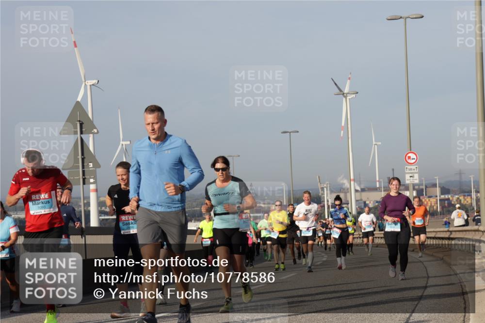 03.10.2026 - Köhlbrandbrückenlauf Yannick Fuchs http://msf.ph/oto/10778586 03.10.2026 09:45:33 Position 2 3093, 2696, 500 meine-sportfotos.de