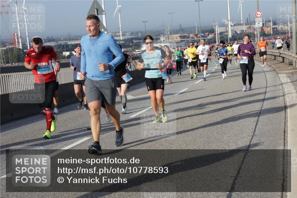 03.10.2026 - Köhlbrandbrückenlauf Yannick Fuchs http://msf.ph/oto/10778593 03.10.2026 09:45:34 Position 2 3093 meine-sportfotos.de