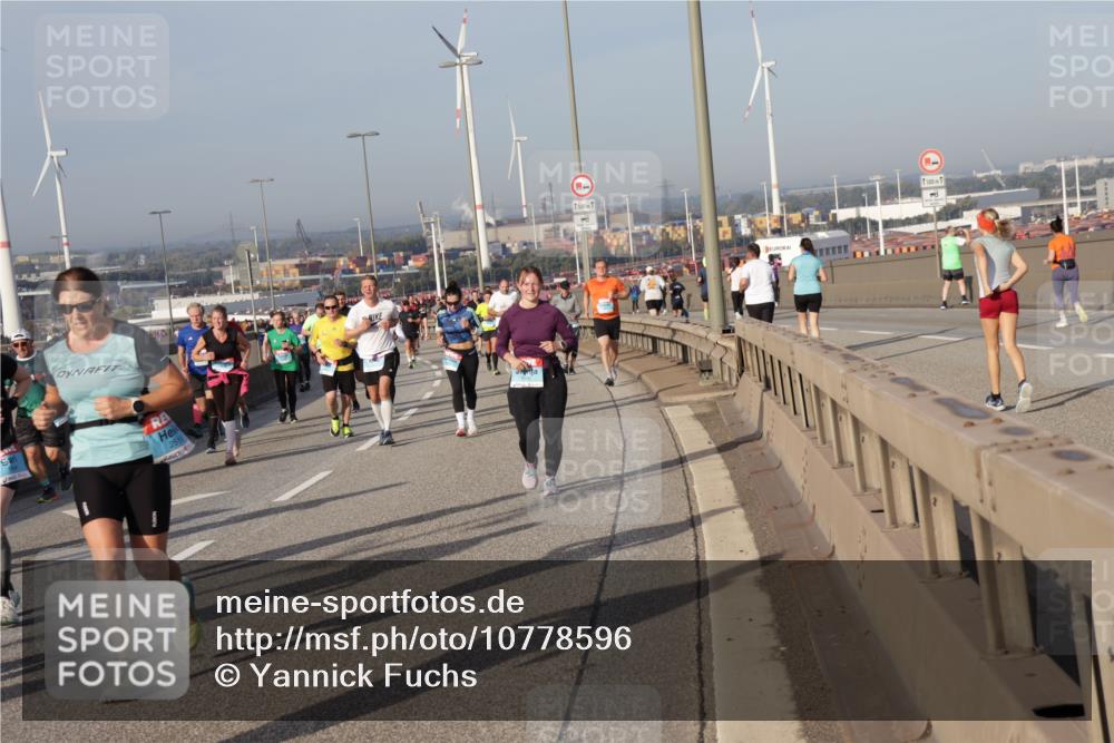03.10.2026 - Köhlbrandbrückenlauf Yannick Fuchs http://msf.ph/oto/10778596 03.10.2026 09:45:35 Position 2 3851251, 2519, 1500, 1, 500, 1 meine-sportfotos.de