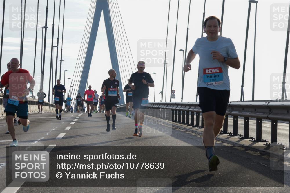 03.10.2026 - Köhlbrandbrückenlauf Yannick Fuchs http://msf.ph/oto/10778639 03.10.2026 09:23:28 Position 1 2340, 2164 meine-sportfotos.de