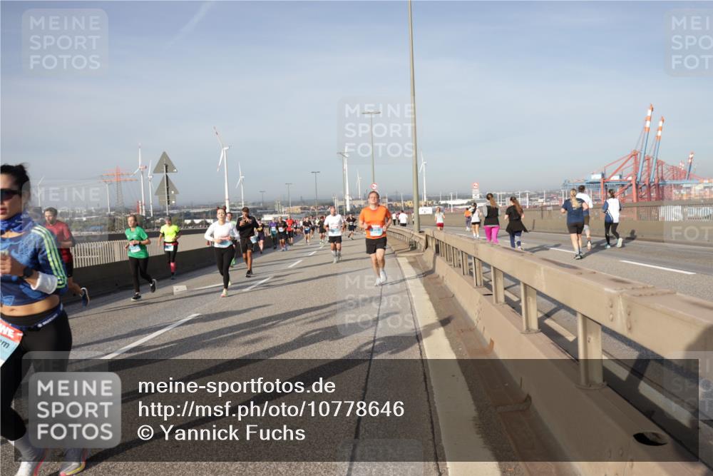 03.10.2026 - Köhlbrandbrückenlauf Yannick Fuchs http://msf.ph/oto/10778646 03.10.2026 09:45:41 Position 2  meine-sportfotos.de