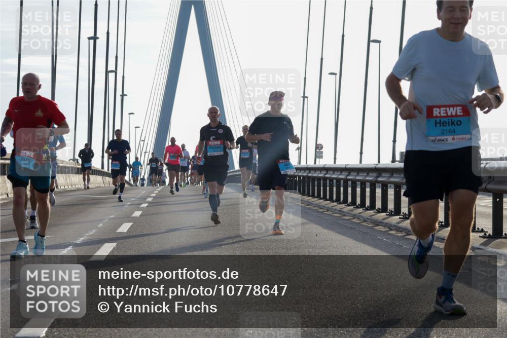 03.10.2026 - Köhlbrandbrückenlauf Yannick Fuchs http://msf.ph/oto/10778647 03.10.2026 09:23:29 Position 1 2340, 2164 meine-sportfotos.de